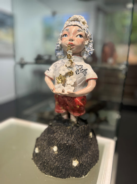 Amelia Nufer -  Holding Joy